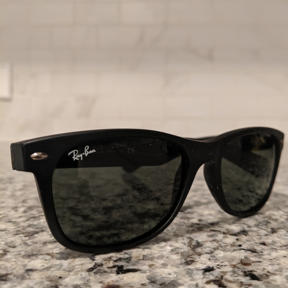 Ray-Ban wayfarer sunglasses